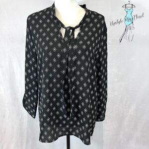 Espresso long sleeve black & white tie neck geo print top size petite large